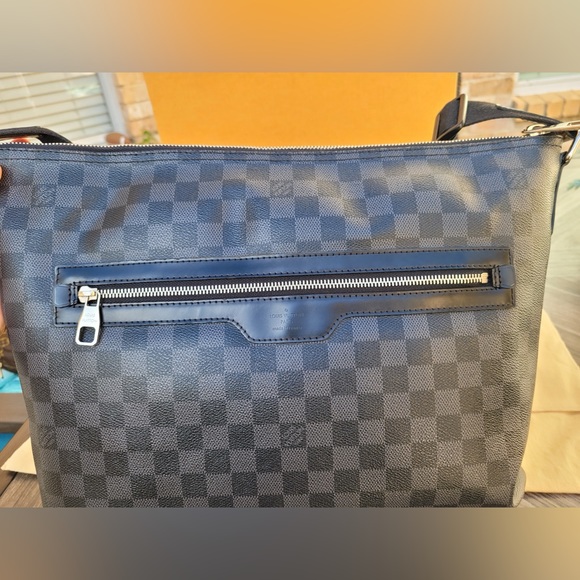 Damier Graphite Mick GM Messenger Bag - Picture 15 of 16